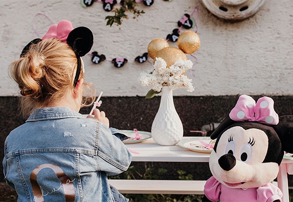 DIY Minnie Maus Partydekoration als Idee für einen schönen Kindergeburtstag