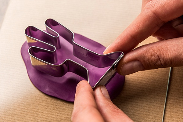 FIMO mit Keksausstecher ausstechen