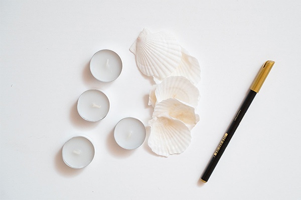 Selbstgegossene Kerzen mit Muscheln