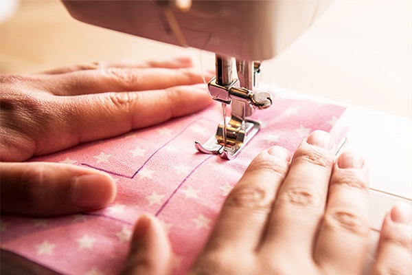 Individuelles, süßes Mobile mit der Nähmaschine gestalten