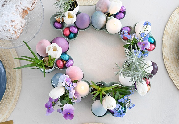 DIY Osterkranz aus Eierkartons als dekorativer Tischschmuck