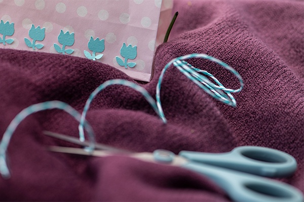 Papierschnur zum Basteln der DIY-Ferienkiste