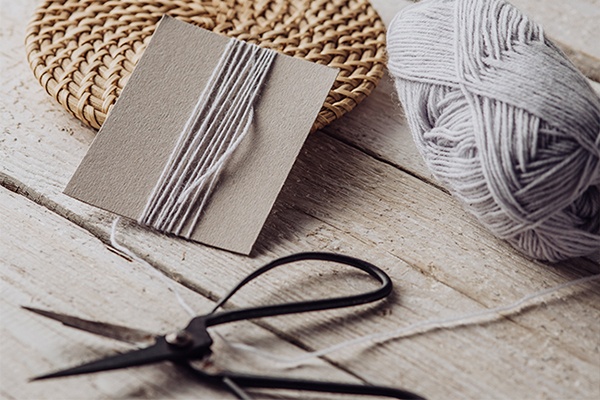 Fransen aus Wolle für den Traumfänger im Boho-Stil gestalten