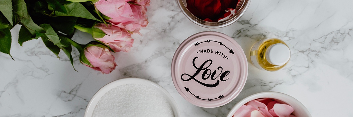 Rosen auf unterschiedliche Weise verarbeiten und so das perfekte Muttertags-Geschenk basteln