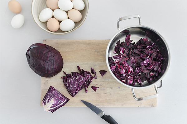 Eier und Rotkraut