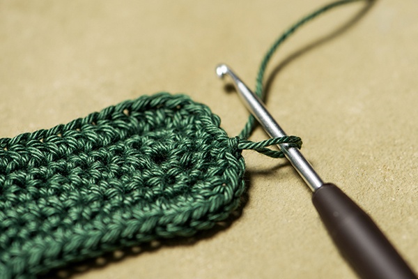 Sohle für das DIY-Dino-Schühchen häkeln