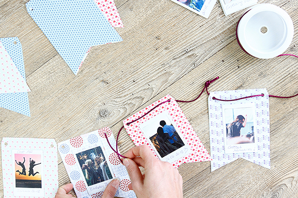 Wimpelkette mit buntem Papier