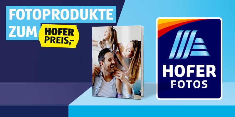Fotoprodukte zum HOFER PREIS. HOFER FOTOS Fotobuch. Daneben ist das HOFER FOTOS Logo zu sehen.