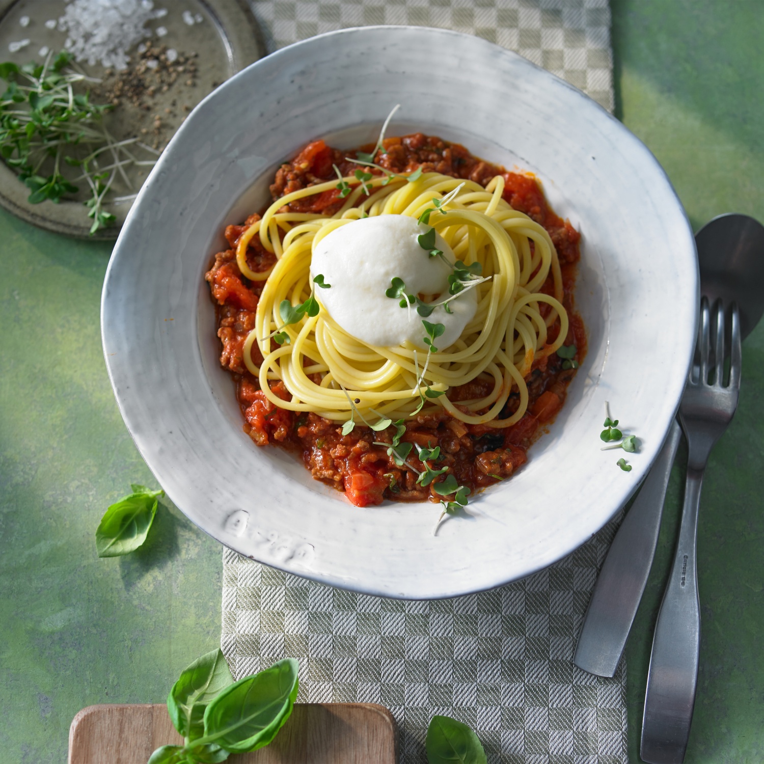 Spaghetti mit Sauce Bolognese und Parmesanschaum ALDI Rezeptwelt