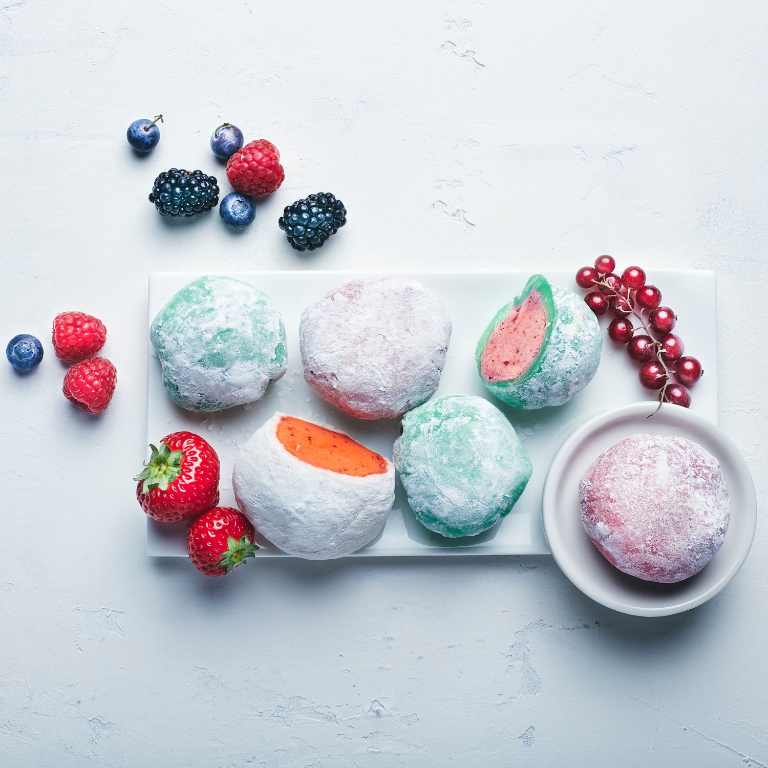 Mochi-Eis mit Erdbeereis-Füllung