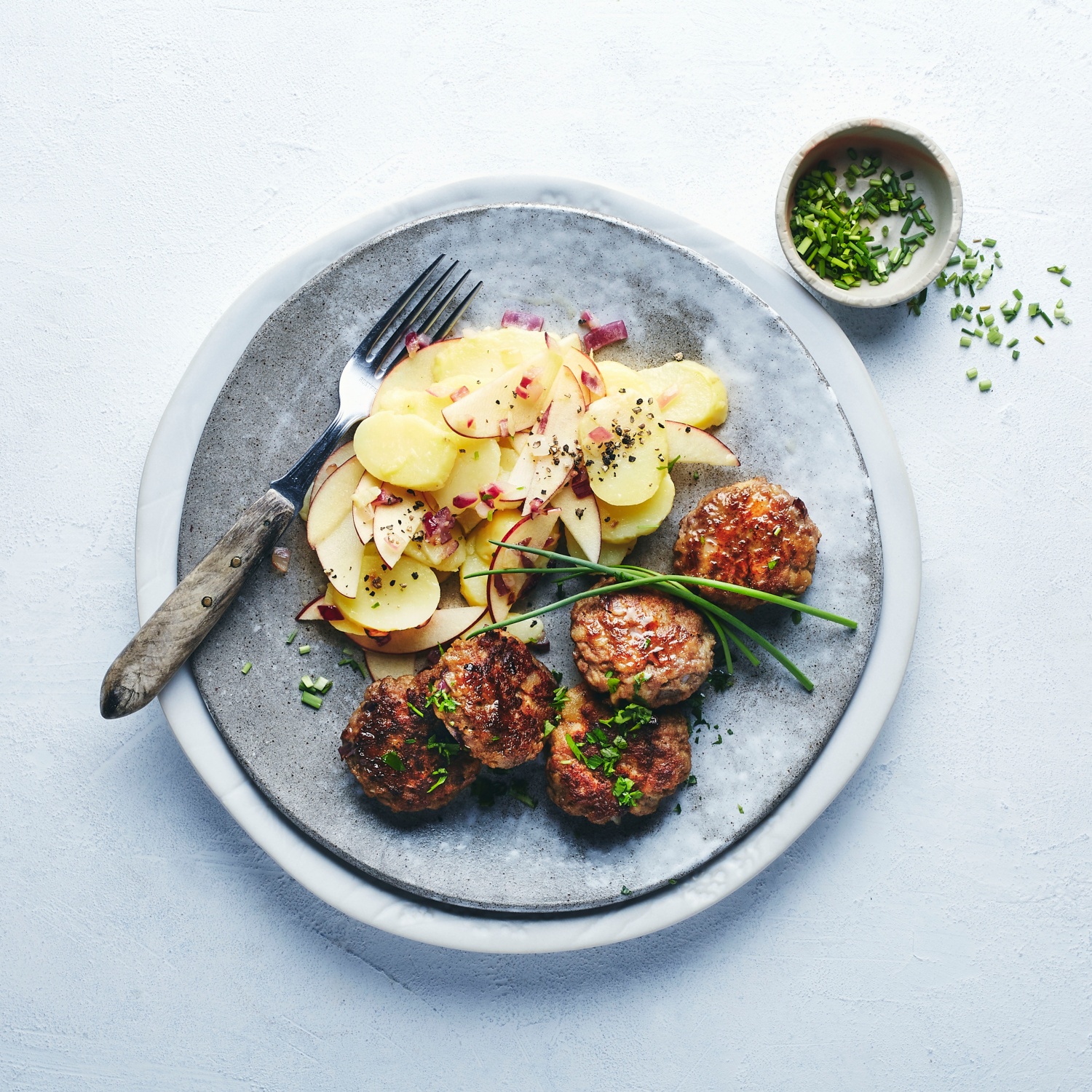 Sommerlicher Kartoffelsalat mit Fleischpflanzerln | ALDI Rezeptwelt