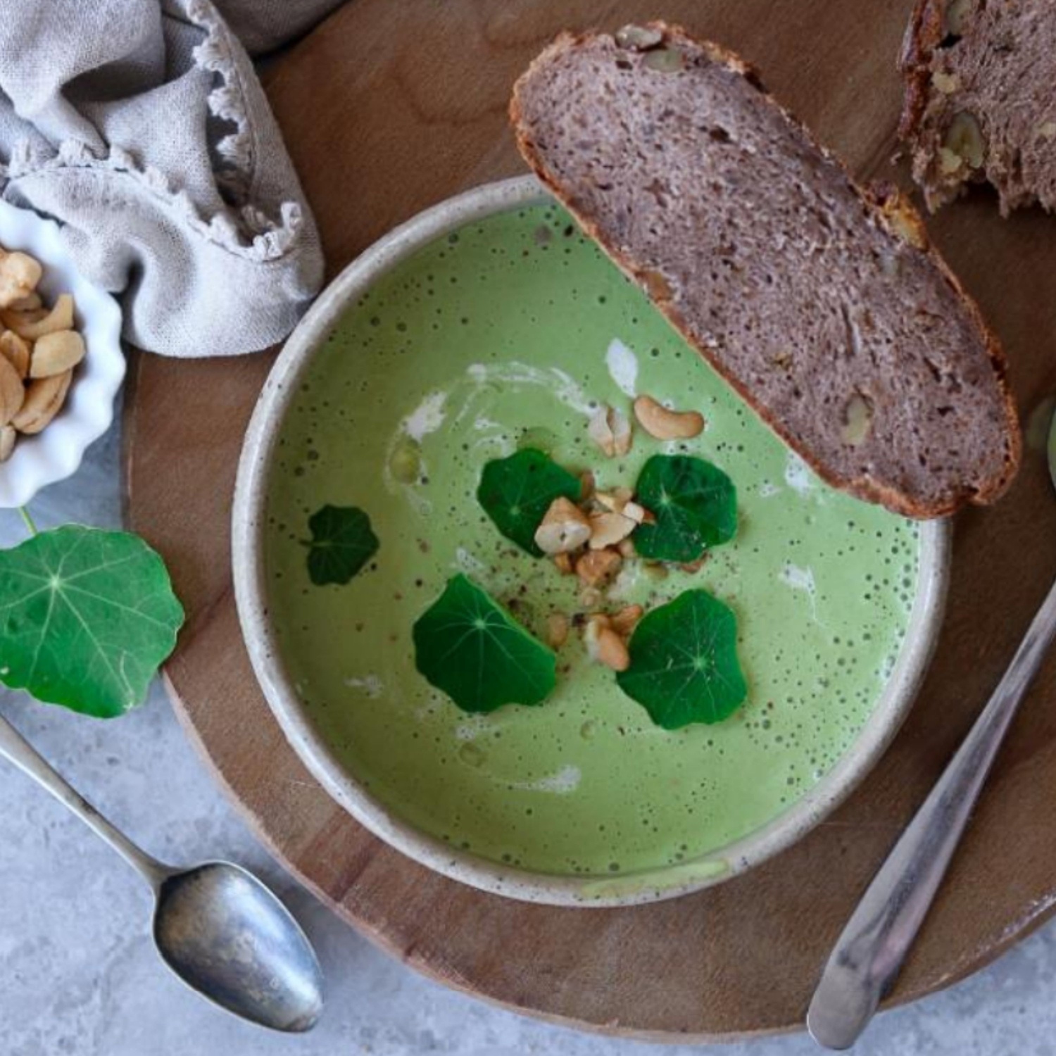 Kremna grahova juha s špinačo po receptu Barbarella Green Chef