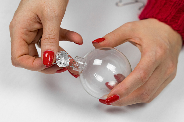 Christbaumkugel aus Glas und durchsichtig