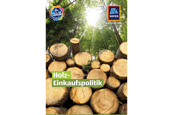 Holzstapel im Wald.