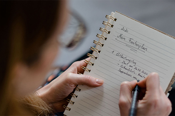 geschriebener Fastenplan