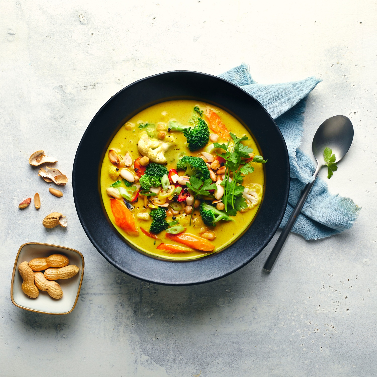 Gemüse-Curry mit Erdnusscreme