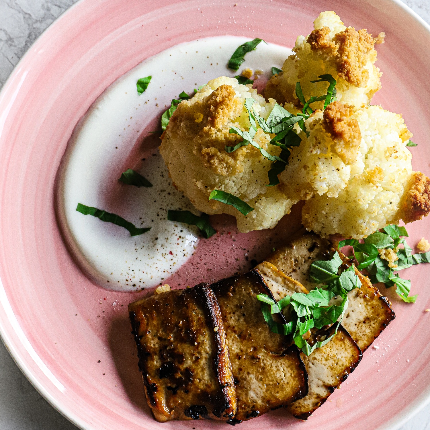 Broesel-Karfiol mit Tofu Rezept | HOFER Rezeptwelt