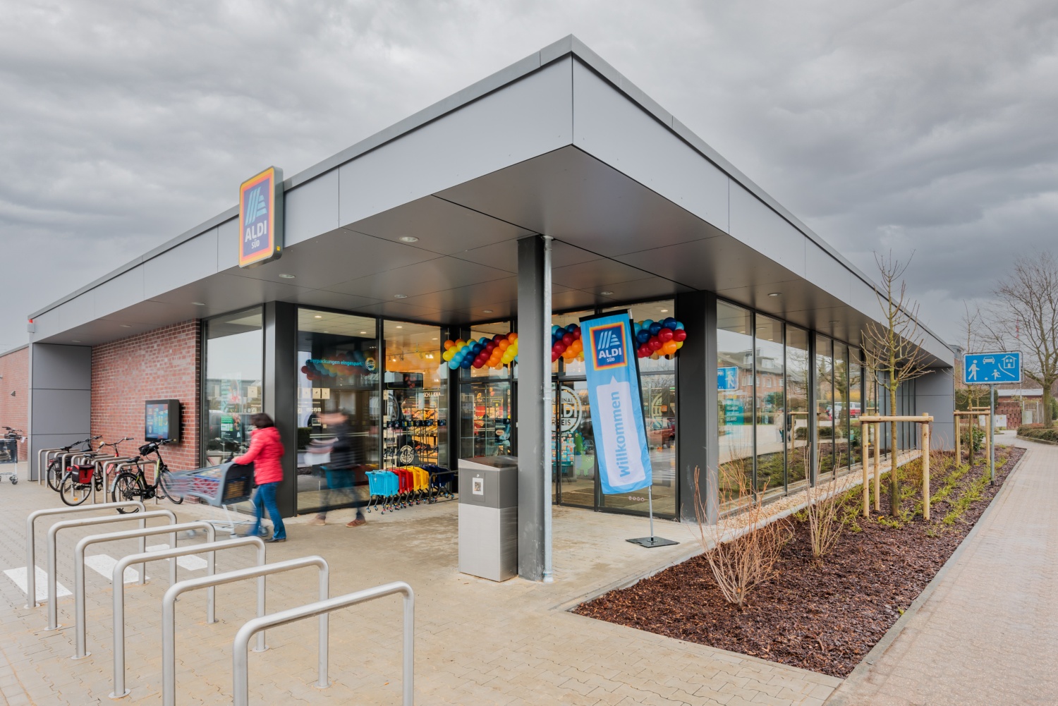 Außenansicht der 2000. Filiale in Hamminkeln