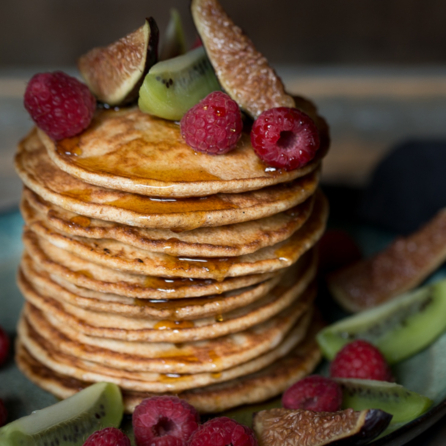 Pancakes mit frischen Früchten
