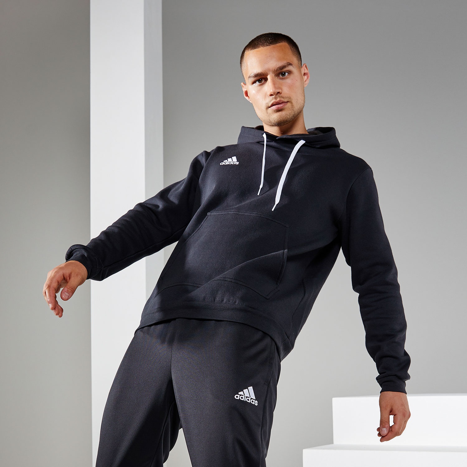 Adidas cheap hoodie billig