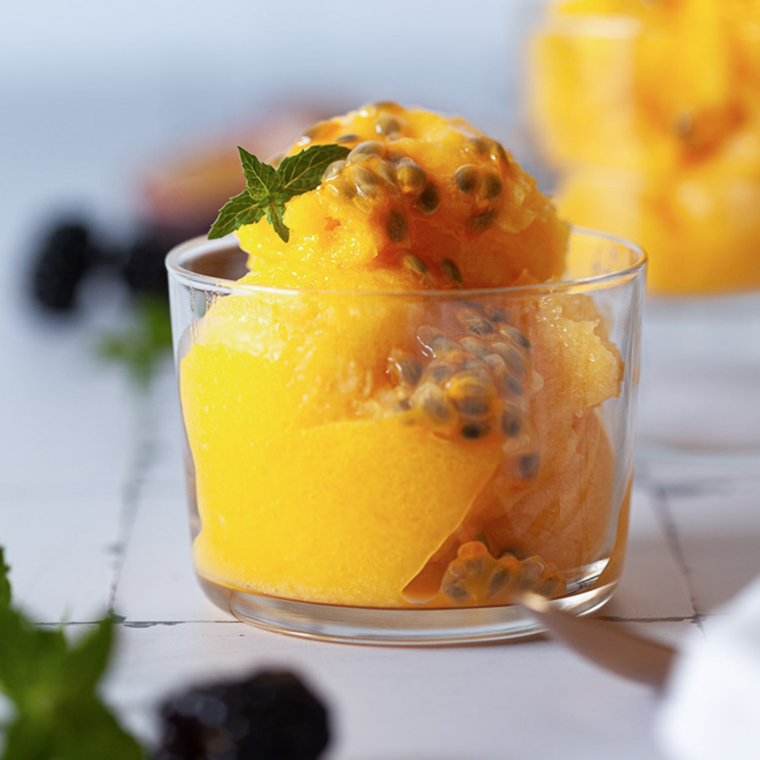 Schnelles Mango-Passionsfrucht-Sorbet Rezept | HOFER Rezeptwelt