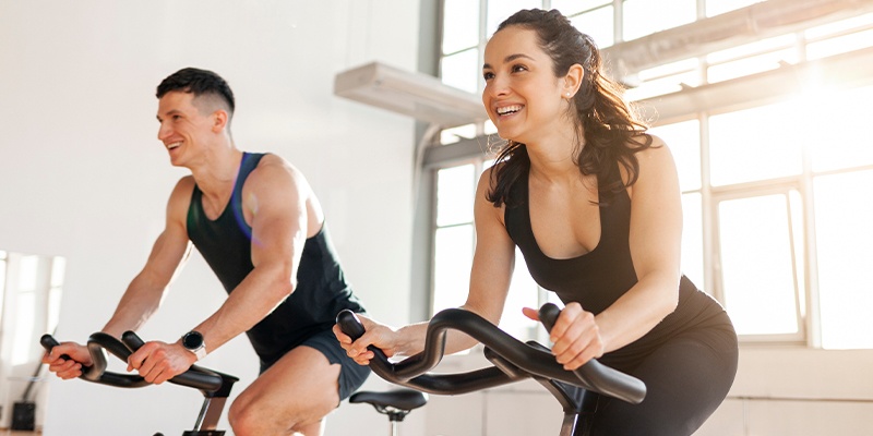 Heimtrainer und Ergometer