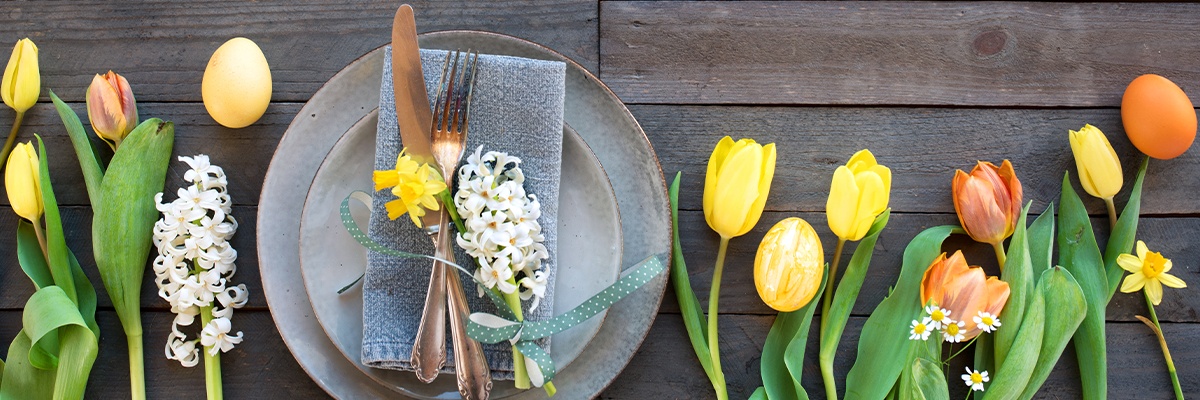 Schöne, verspielte Tischdekoration für Ostern ganz einfach selbst machen 