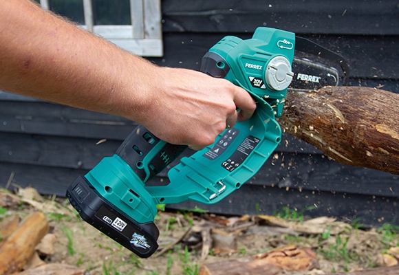 Mini električna žaga