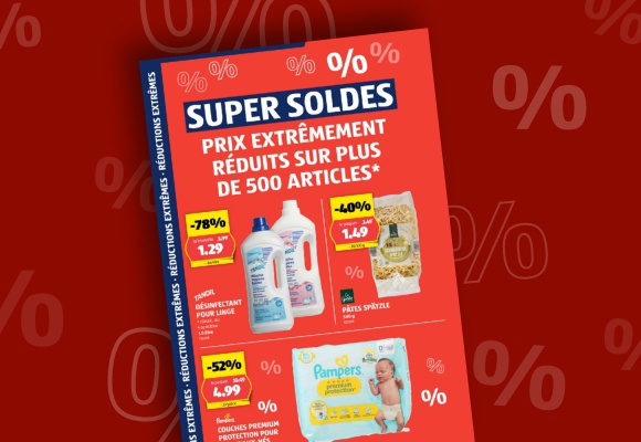 Le prospectus ALDI SUISSE en ligne est consulté sur une tablette.