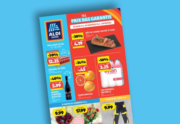 Le prospectus ALDI SUISSE en ligne est consulté sur une tablette.