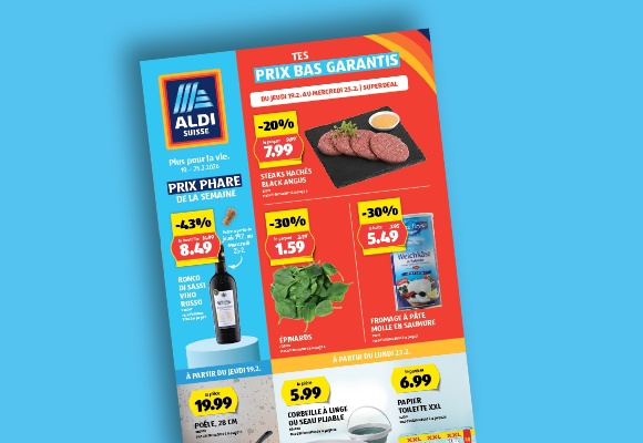 Le prospectus ALDI SUISSE en ligne est consulté sur une tablette.