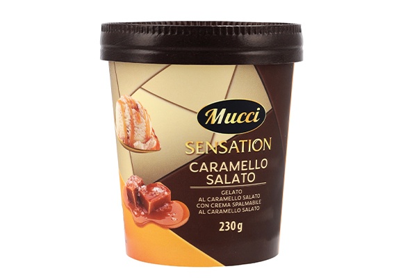 Gelato al caramello salato con crema spalmabile al caramello salato