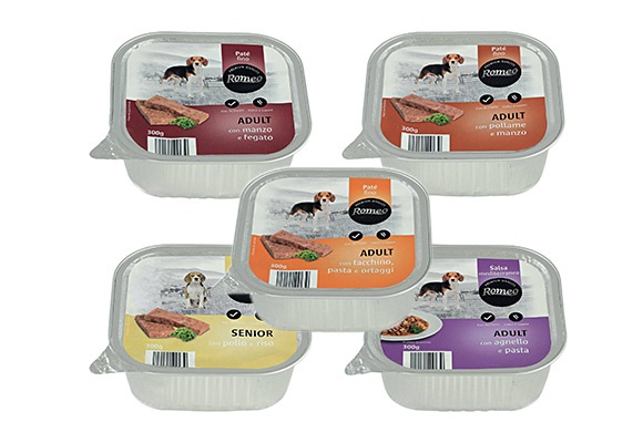 Paté per cani in vaschetta
