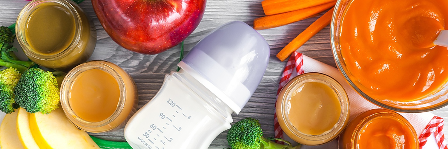 Selbstgemachter Babybrei und Beikost mit Obst und Gemüse