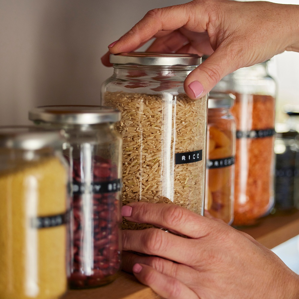 Comprare contenitori di vetro o plastica