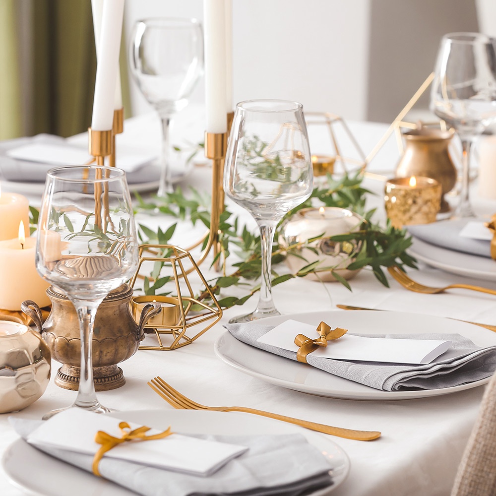 Servizio di piatti e posate