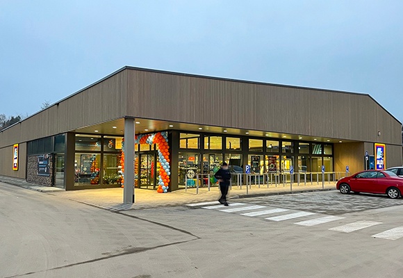 Außenansicht der neuen ALDI SÜD Filiale in der Schwarzwald-Gemeinde Königsfeld