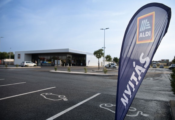 Újranyitás Budapest, Köves utca