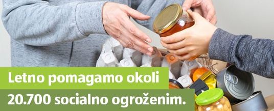 Roke držijo med v kozarcu