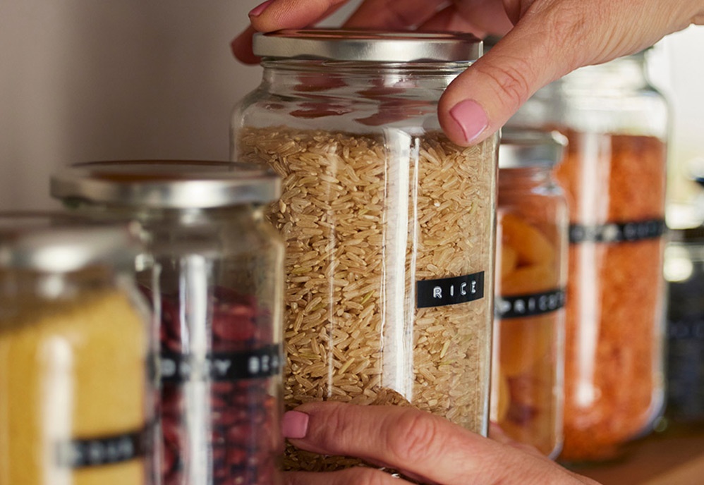 Comprare contenitori di vetro o plastica