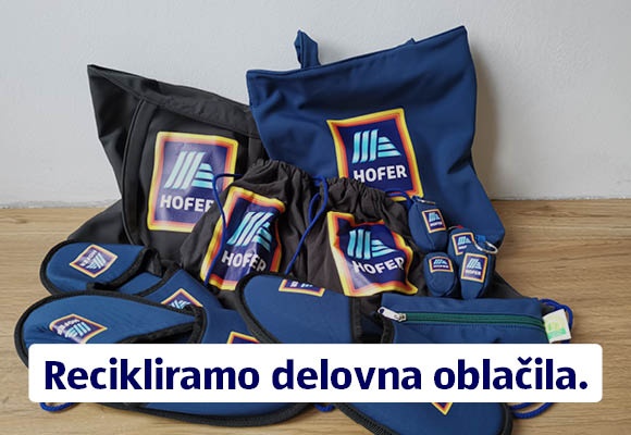 Delovna oblačila v ozadju, napis: Recikliramo delovna oblačila.