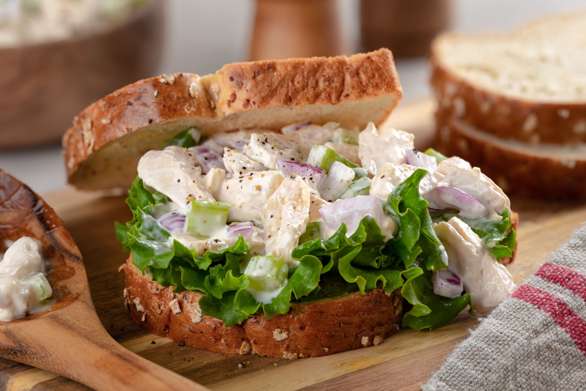 Hähnchen-Salat-Sandwich