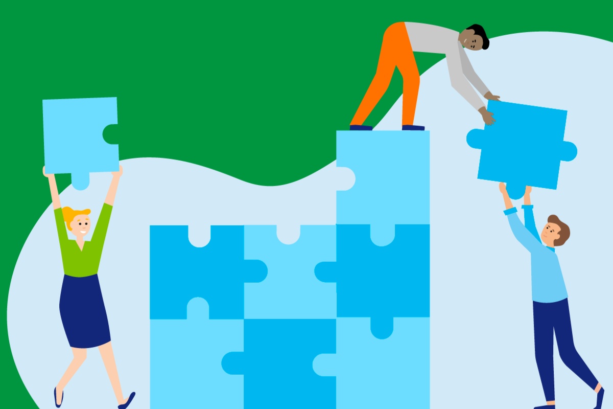 Illustration von drei Personen, die gemeinsam große blaue Puzzleteile zusammenfügen.