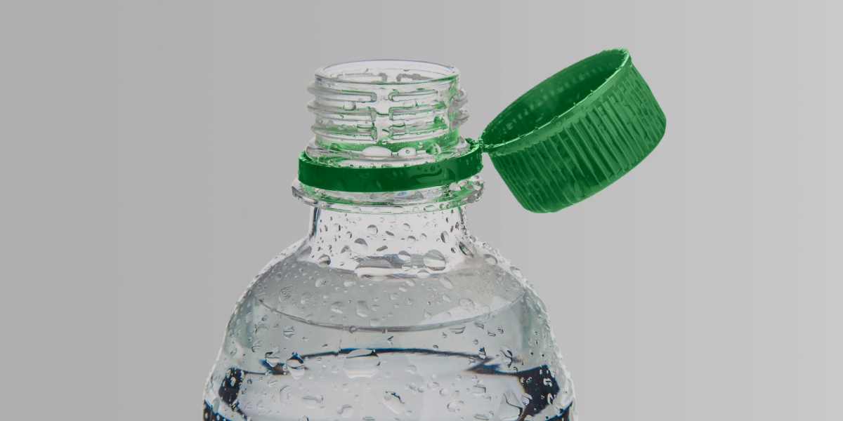 PET-Flasche mit Tethered Cap.