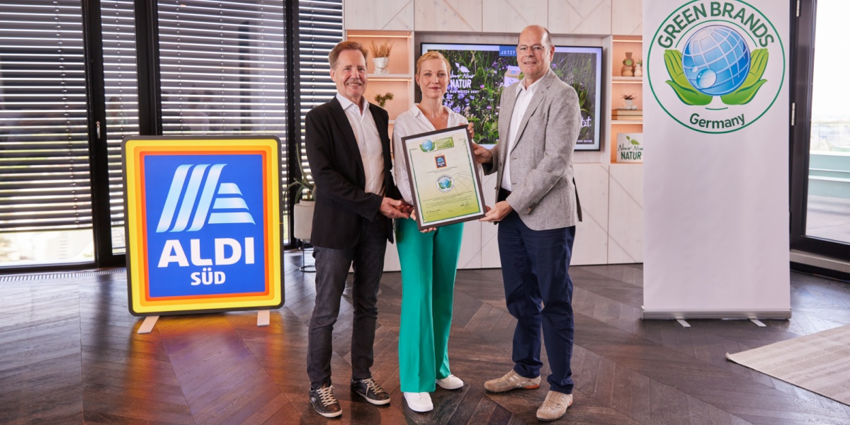 ALDI SÜD GREEN BRANDS Awards Germany entgegen.