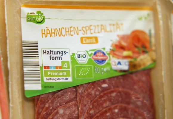 #Haltungswechsel: ALDI stellt auch gekühlte Fleisch- und Wurstwaren vollständig auf Haltungsformen 3 und 4 um