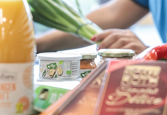 Wegen hoher Nachfrage: Bereits 950 vegane Produktsorten - ALDI SÜD baut pflanzliches Sortiment weiter aus