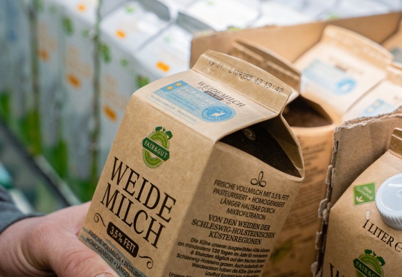 #Haltungswechsel: ALDI stellt auch bei Milch auf Haltungsformen 3 und 4 um