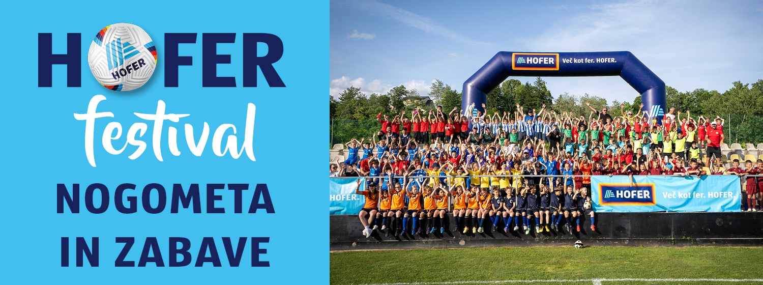 Mladi nogometasi na tribuni