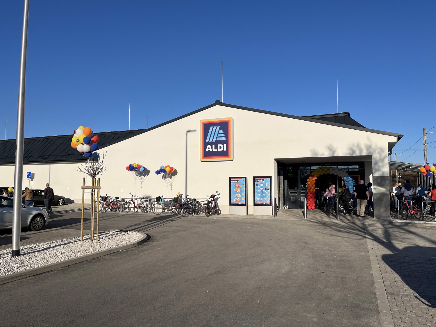Megnyílt az ország legnagyobb ALDI áruháza